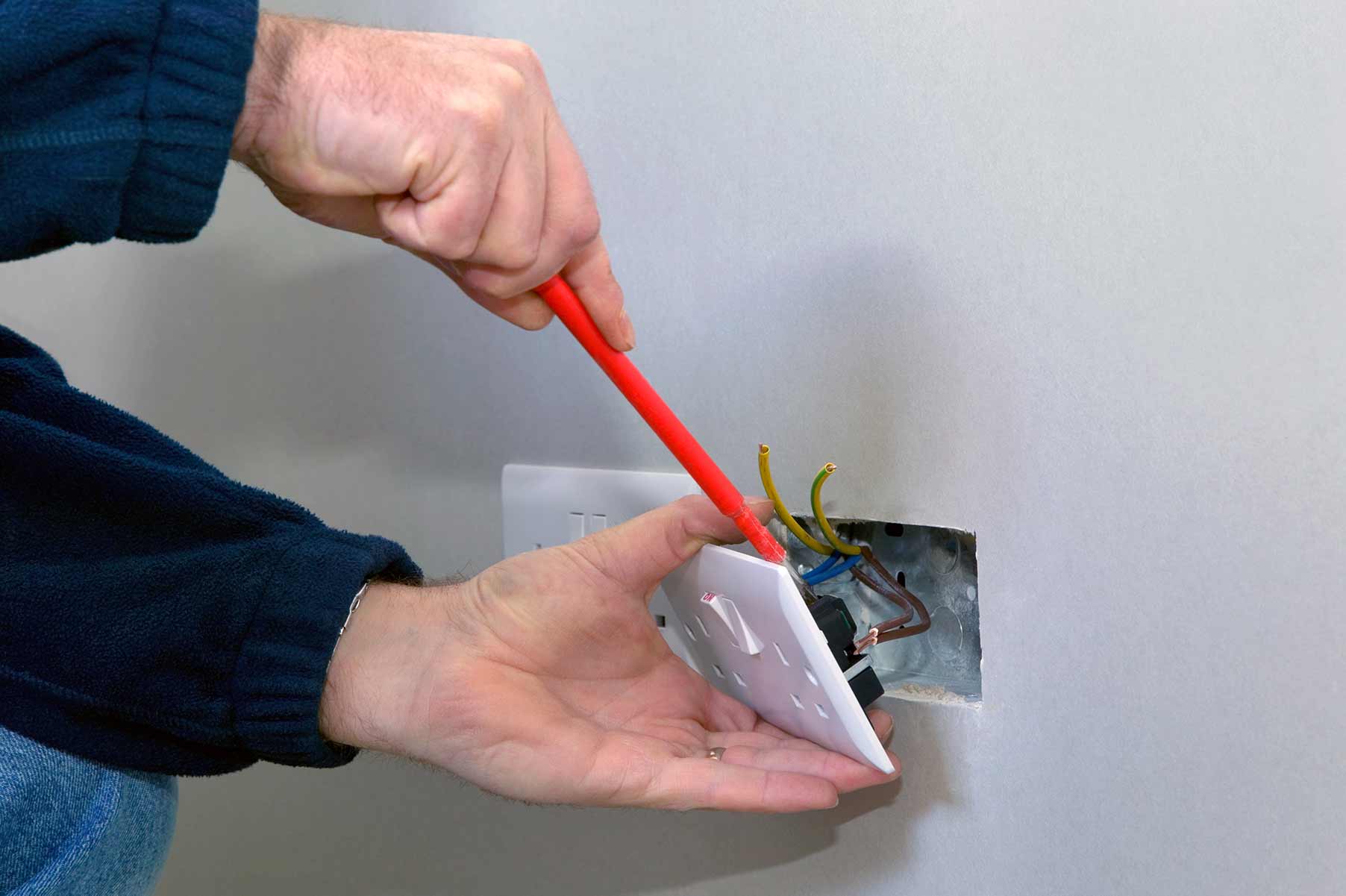 Our electricians can install plug sockets for domestic and commercial proeprties in Saltdean and the local area. 